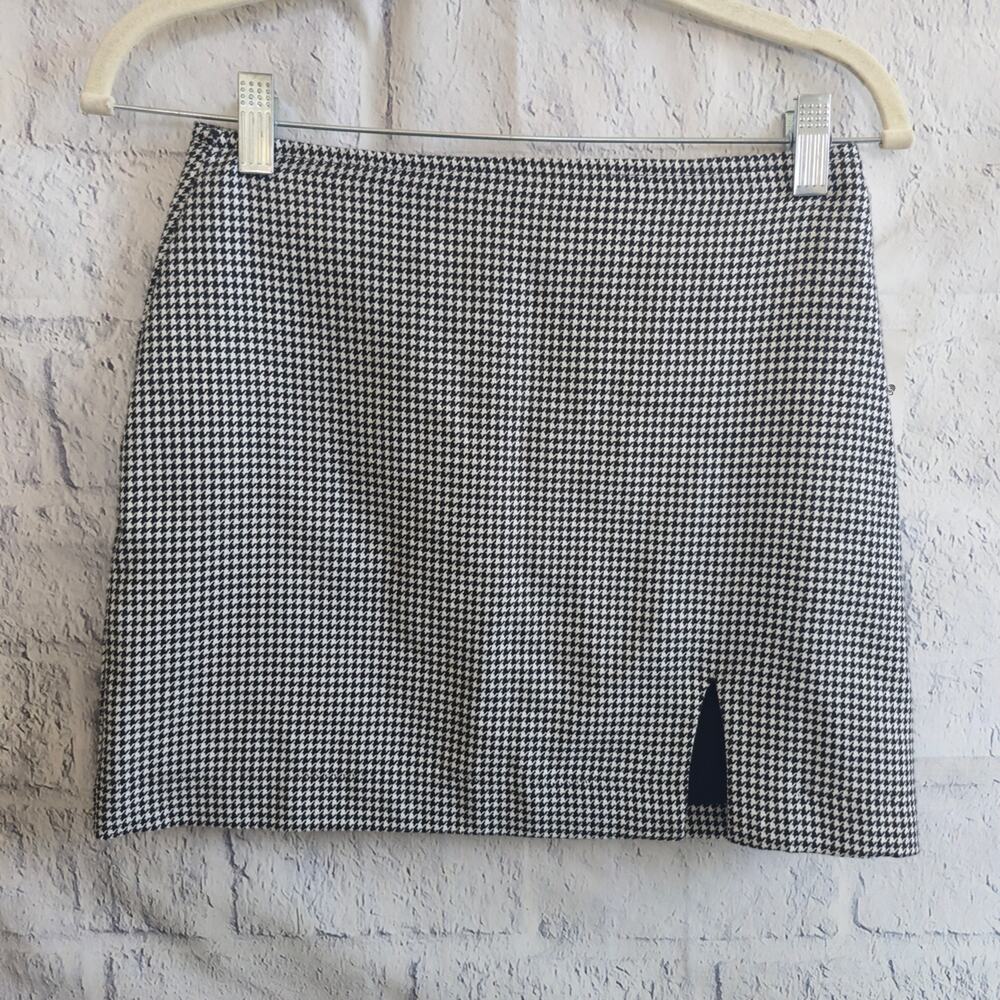 Forever 21 NWT Classic Academia Houndstooth Black And White Skirt - Picture 2 of 8